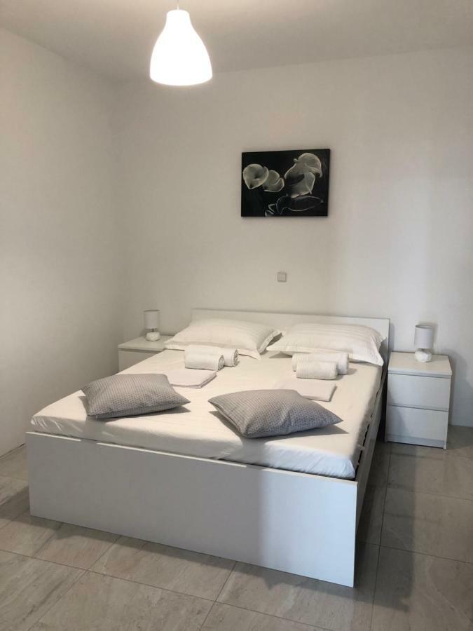 Apartment Nelany Zubovici