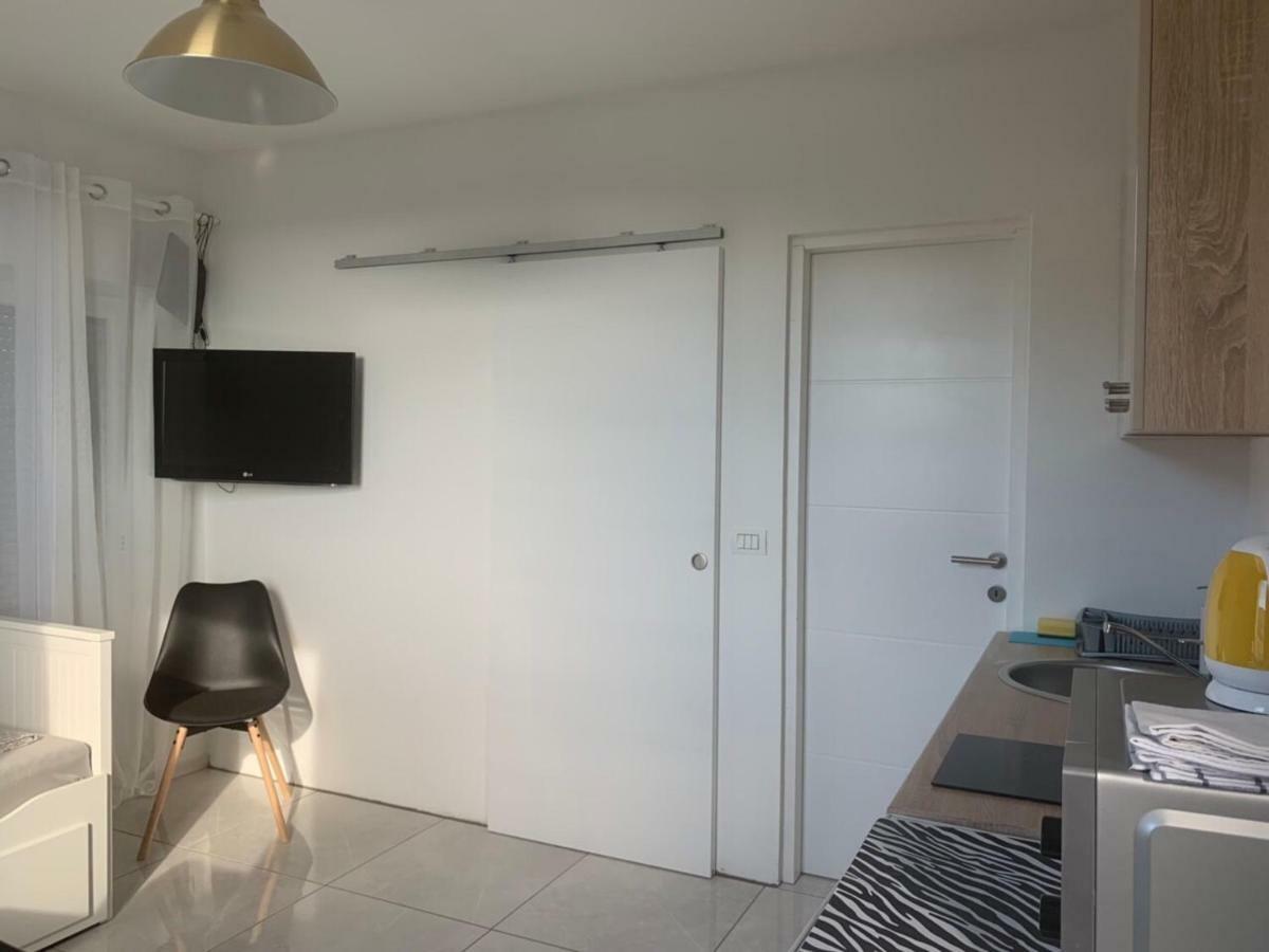 Apartment Nelany *