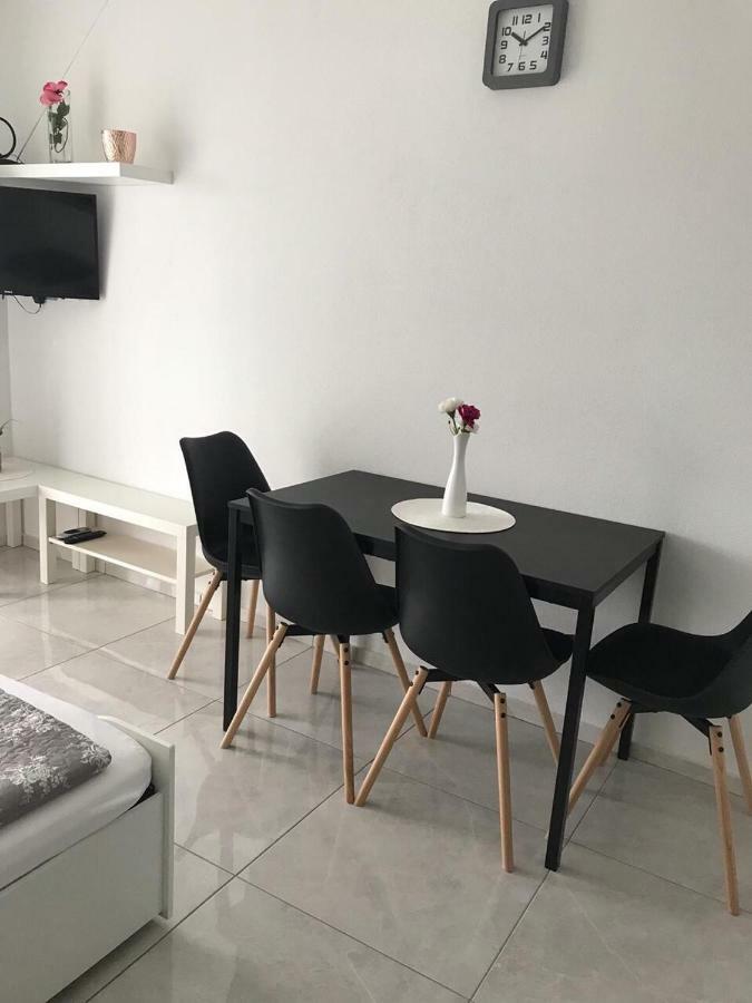 Apartament Nelany